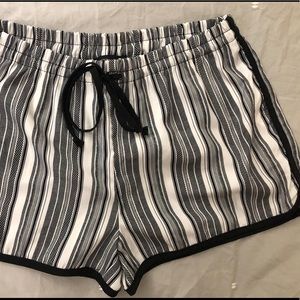 ✨NWOT Black & White Striped Shorts